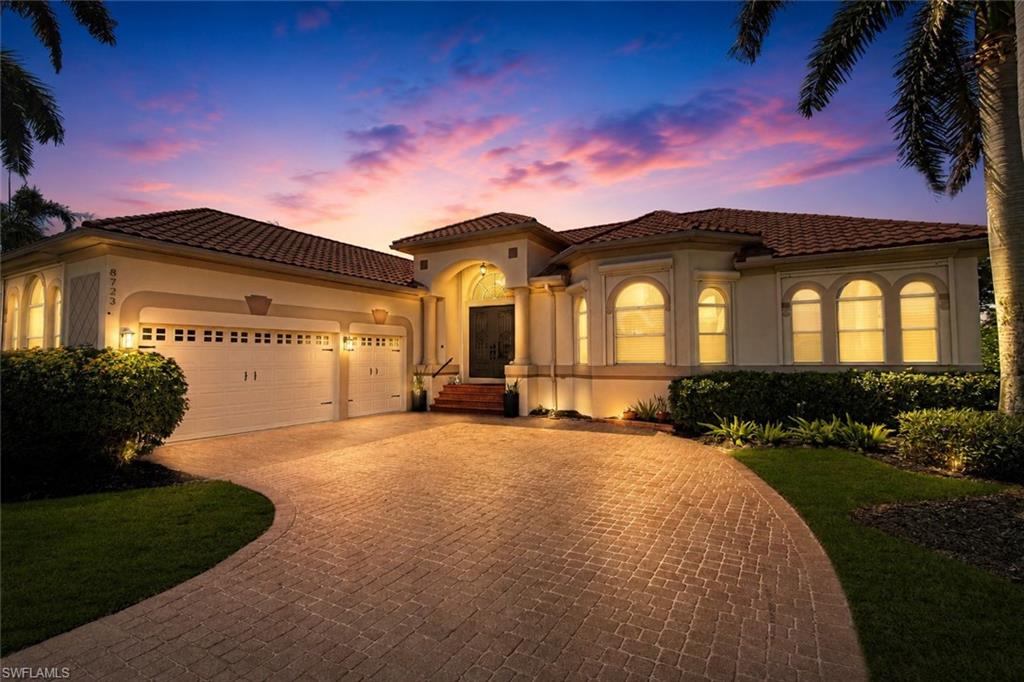 8723 Lake Cir, Fort Myers, FL 33908