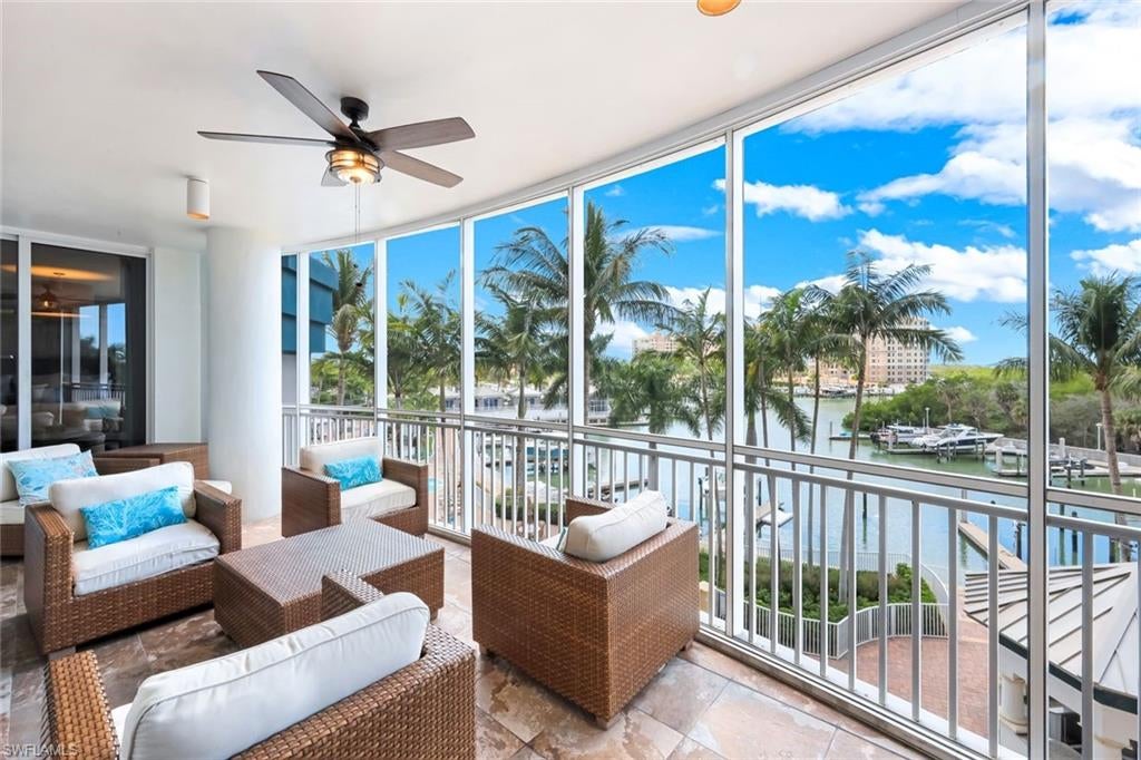 13675 Vanderbilt Dr, Naples, FL 34110
