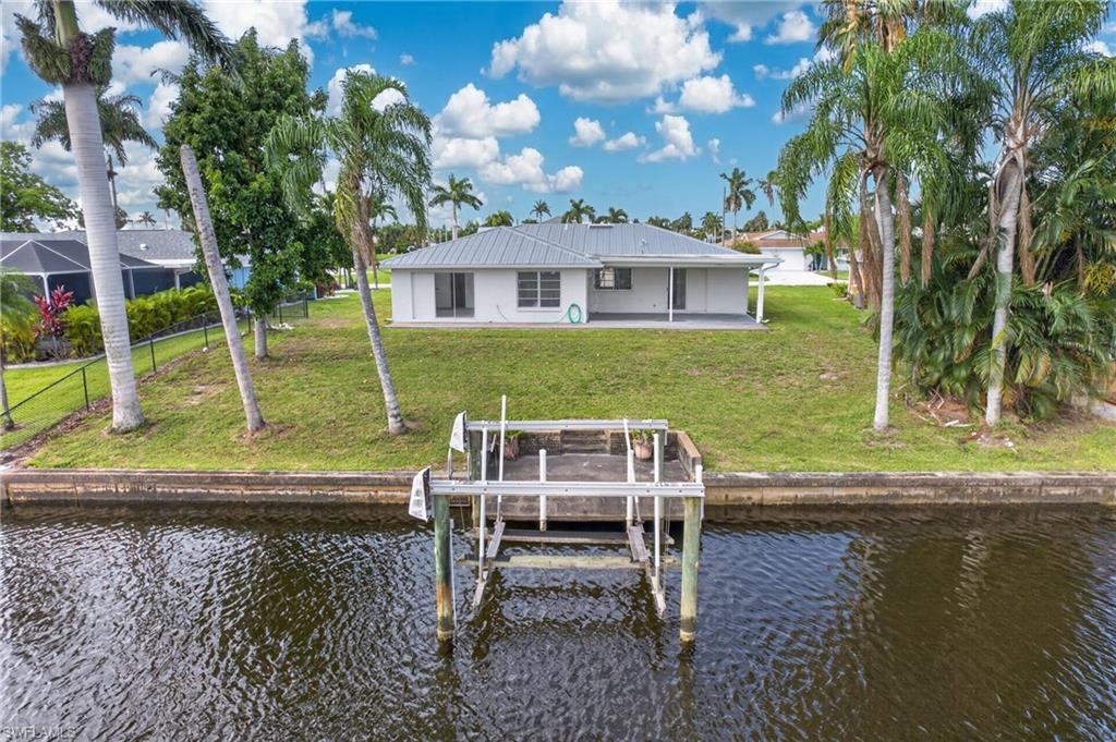 2031 SE 25 Ln, Cape Coral, FL 33904 photo