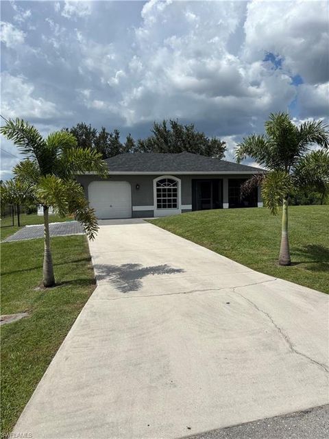 Single Family Residence in LEHIGH ACRES FL 829 Wolverine ST.jpg