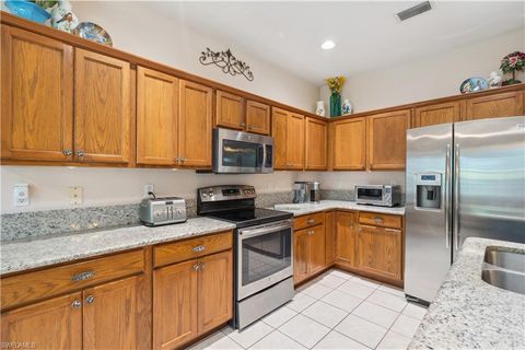 Single Family Residence in FORT MYERS FL 9475 Silver Pine LOOP.jpg
