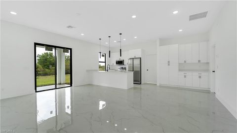 Single Family Residence in LEHIGH ACRES FL 827 Frederick Reid ST.jpg