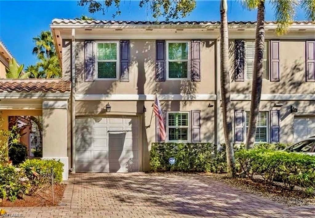 5733 Cove Cir, Naples, FL 34119