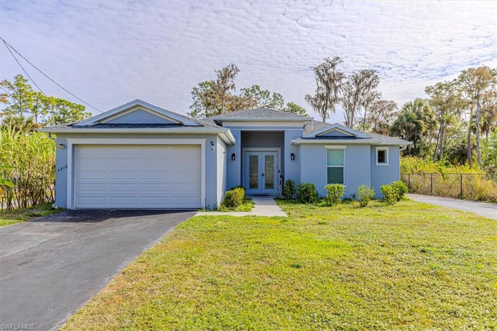 4832 12 St, Naples, FL 34120