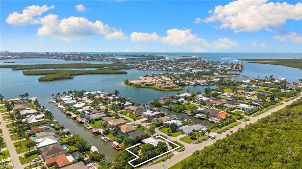 401 Panay Ave, Naples, FL 34113 photo