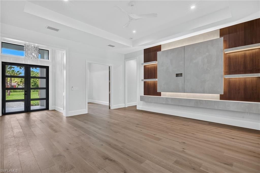 430 7 St, Naples, FL 34117 photo