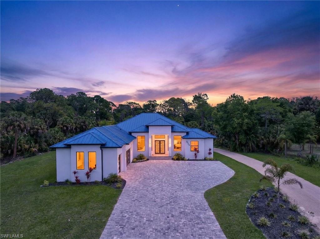 522 17 St, Naples, FL 34117