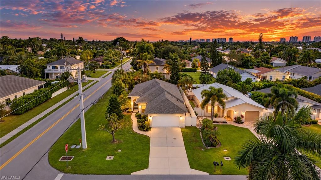 798 105 Ave, Naples, FL 34108