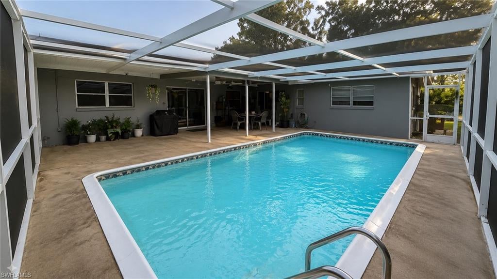 5535 Winkler Rd, Fort Myers, FL 33919 photo