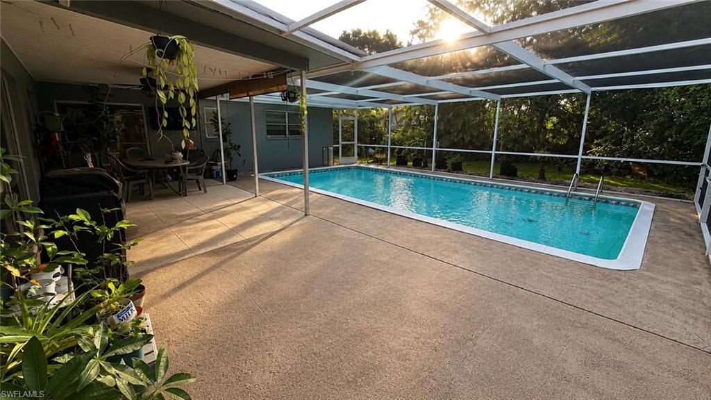 5535 Winkler Rd, Fort Myers, FL 33919 photo