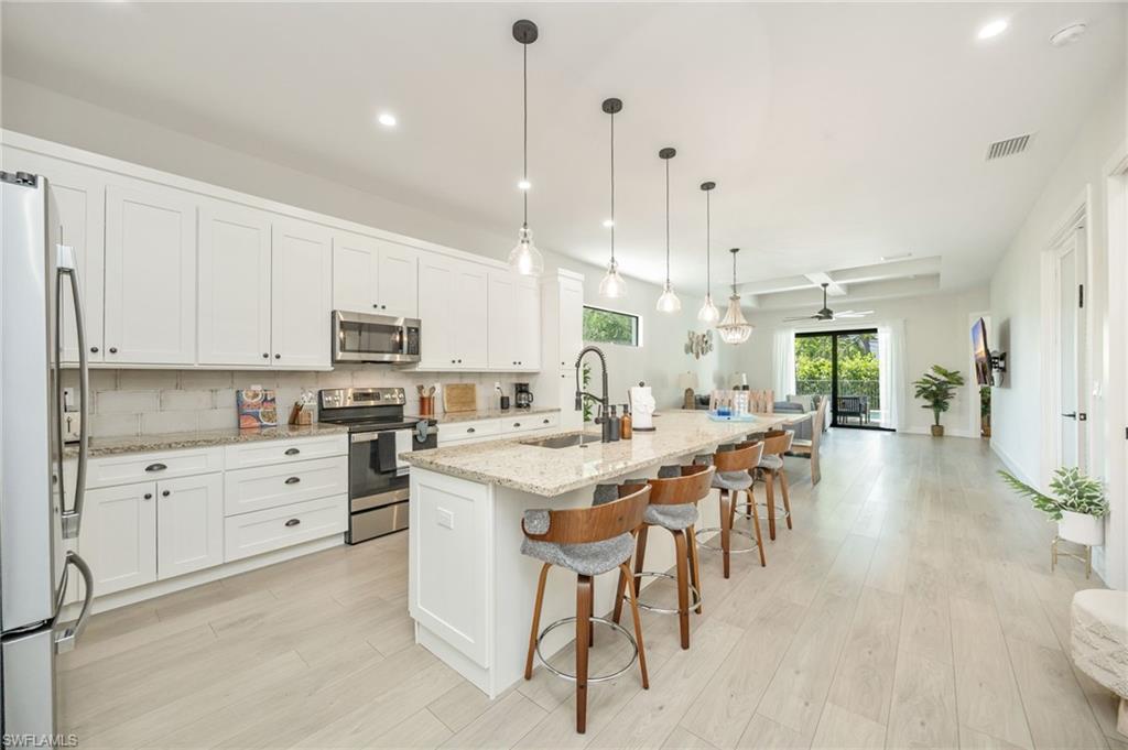 3552 Hibiscus Ave, Naples, FL 34104 photo