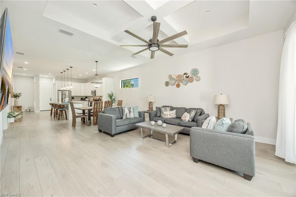 3552 Hibiscus Ave, Naples, FL 34104 photo