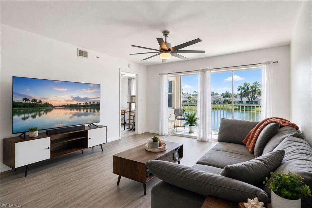9660 Victoria Ln, Naples, FL 34109