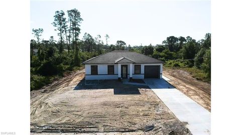 Single Family Residence in LEHIGH ACRES FL 463 Latic AVE.jpg