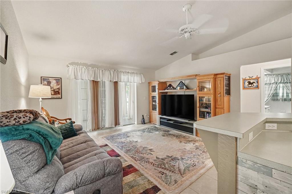 524 SW 23 Ter, Cape Coral, FL 33991 photo