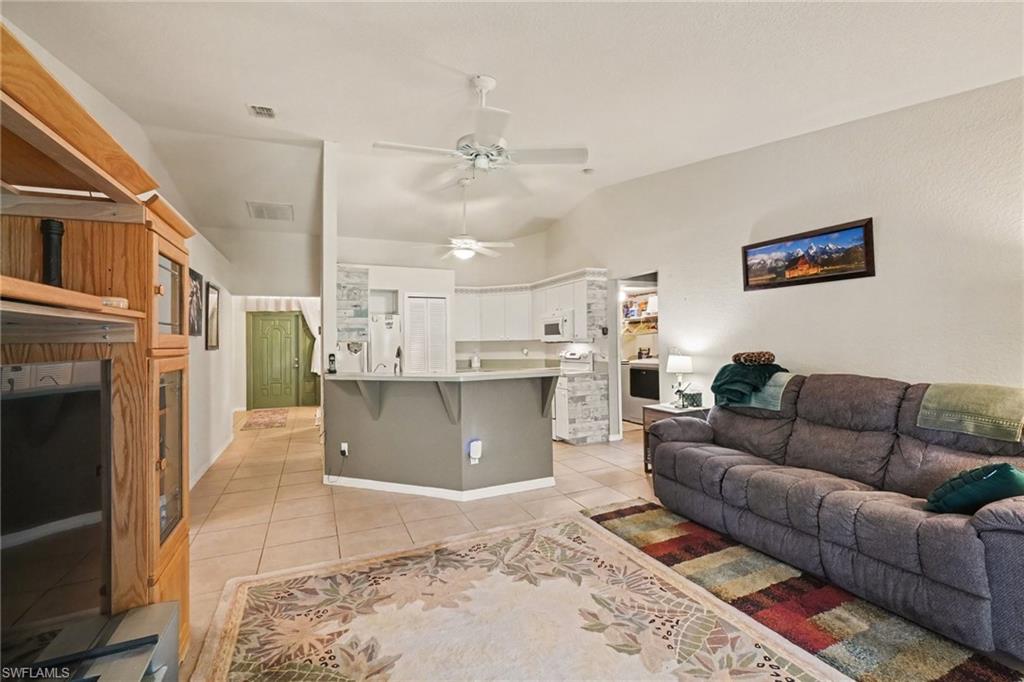 524 SW 23 Ter, Cape Coral, FL 33991 photo