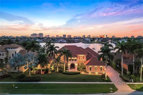 Single Family Residence in MARCO ISLAND FL 580 S Heathwood DR.jpg