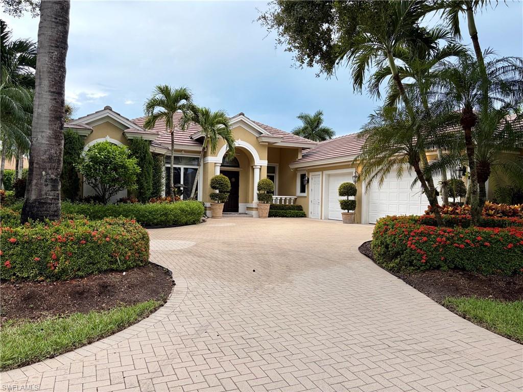 2633 Finchley Lane St, Naples, FL 34105
