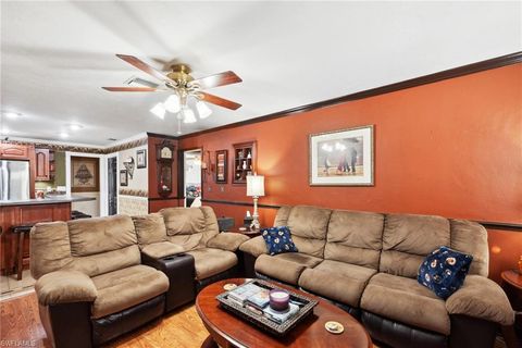 Single Family Residence in LEHIGH ACRES FL 201 Ivan AVE 14.jpg