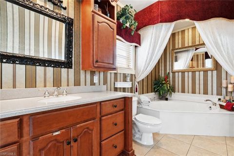 Single Family Residence in LEHIGH ACRES FL 201 Ivan AVE 37.jpg