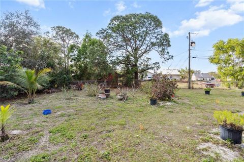 Single Family Residence in LEHIGH ACRES FL 201 Ivan AVE 45.jpg