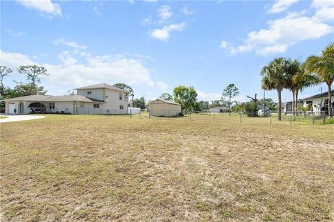Single Family Residence in LEHIGH ACRES FL 201 Ivan AVE 43.jpg