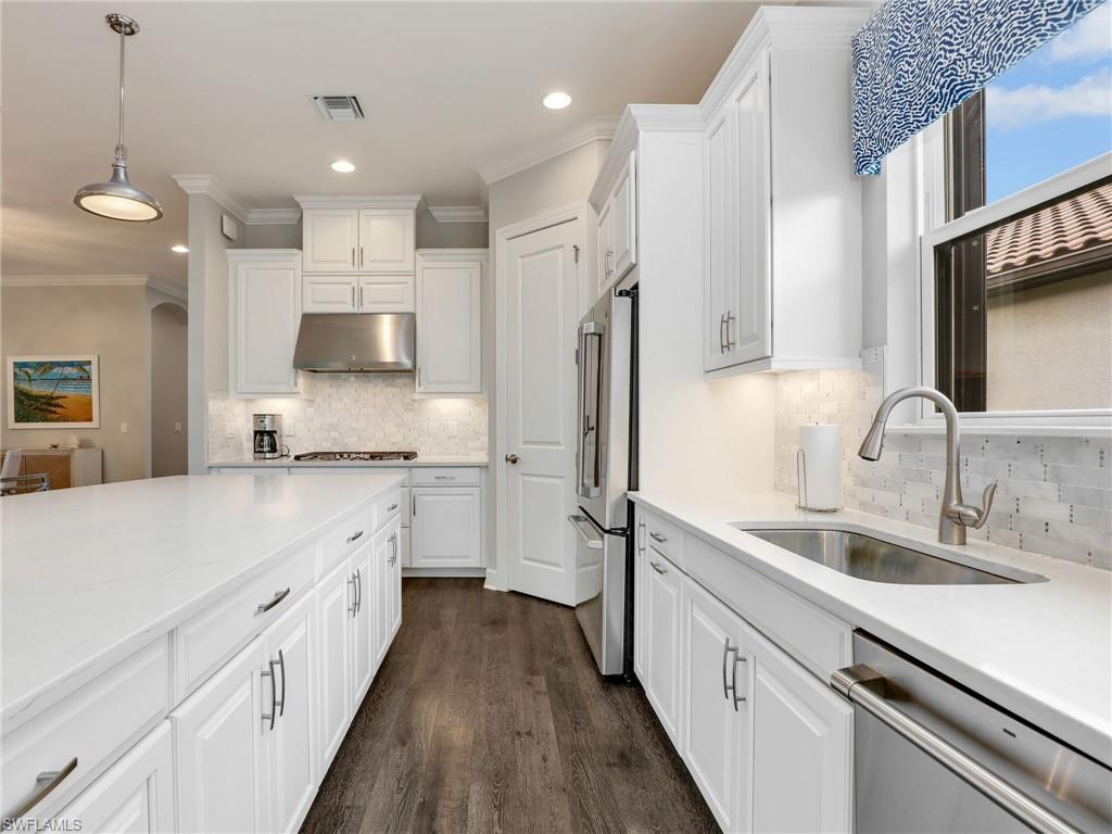 8477 Sevilla Ct, Naples, FL 34114 photo