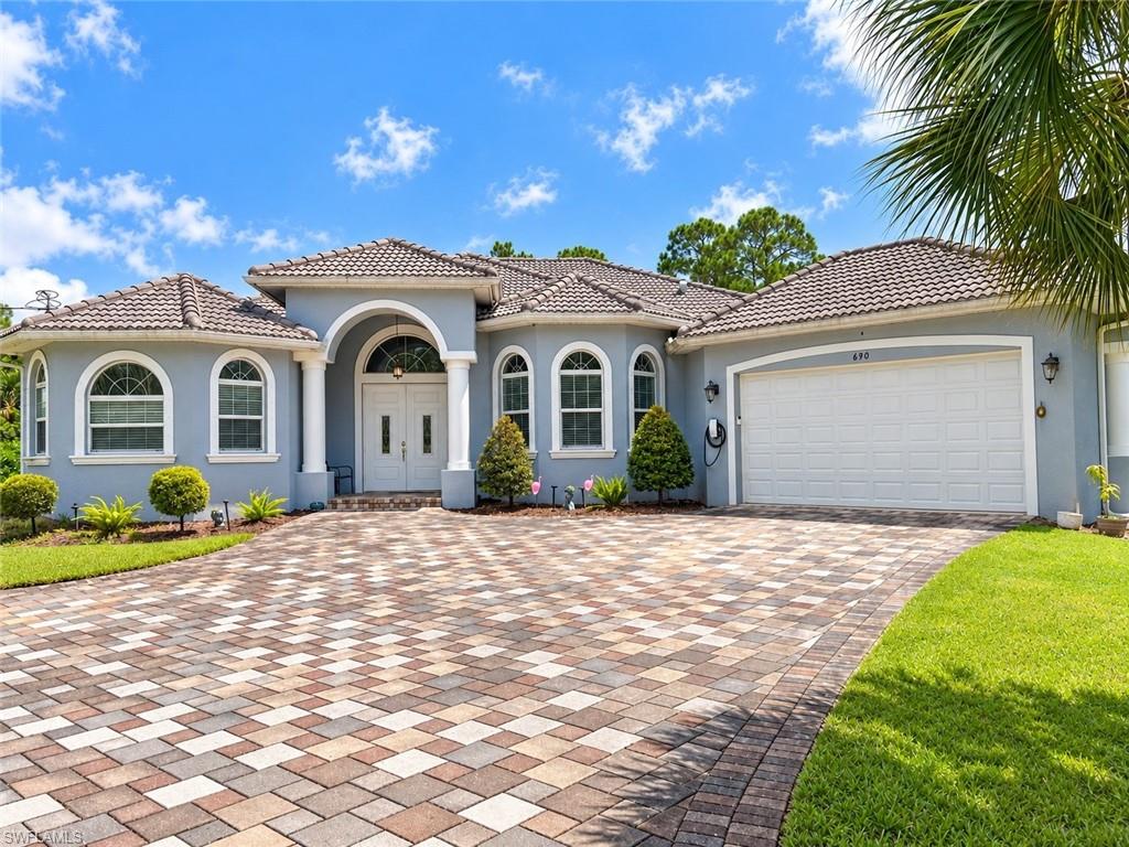 690 Wilson Blvd, Naples, FL 34117