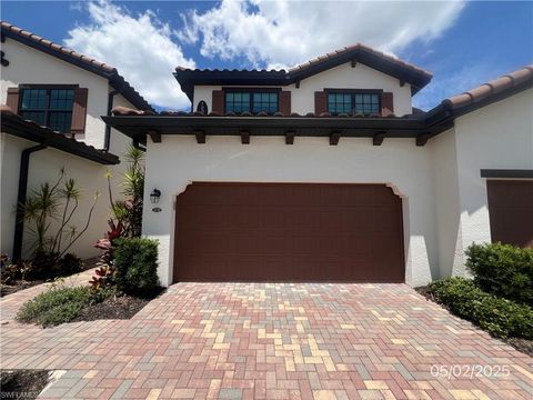 Townhouse in FORT MYERS FL 12048 Hawthorn Lake DR #202.jpg