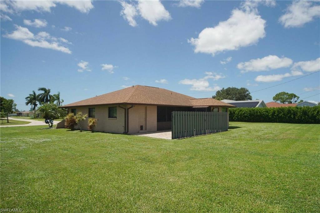 1301 SE 26 Ter, Cape Coral, FL 33904 photo