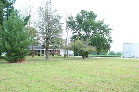  in Greenville IL 462 IL Route 127.jpg