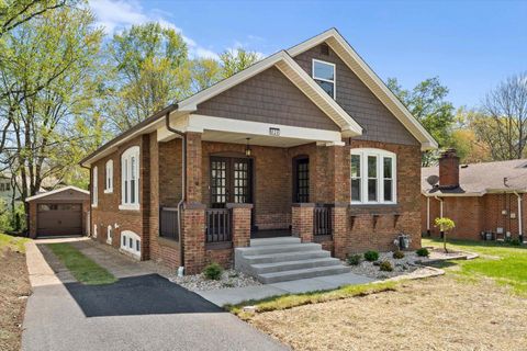  in Belleville IL 820 E McKinley Street.jpg