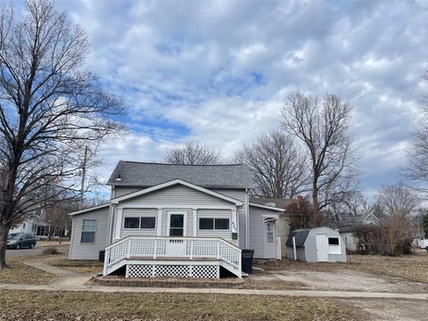  in Greenville IL 423 Harris Avenue.jpg