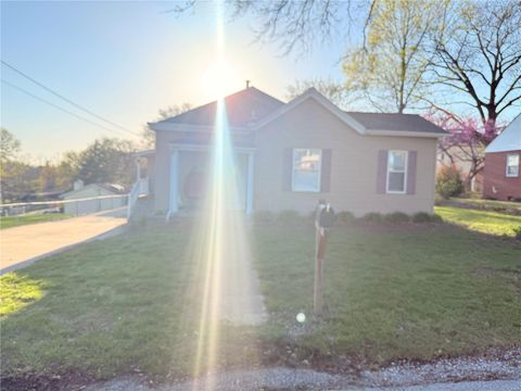  in Alton IL 2412 Hall Street.jpg