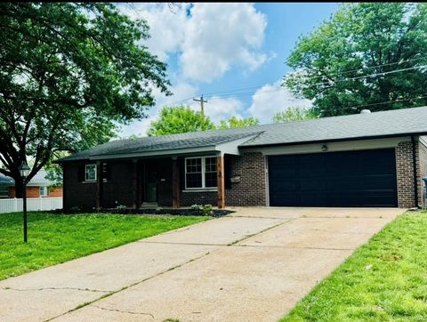  in Belleville IL 133 Winthrop Drive.jpg