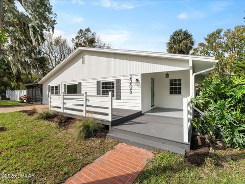 Single Family Residence in New Smyrna Beach FL 2205 Pine Island Drive.jpg