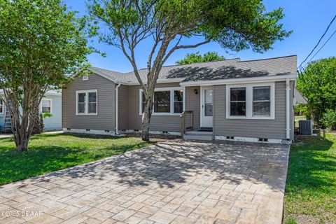 Single Family Residence in Daytona Beach FL 394 Golf Boulevard.jpg