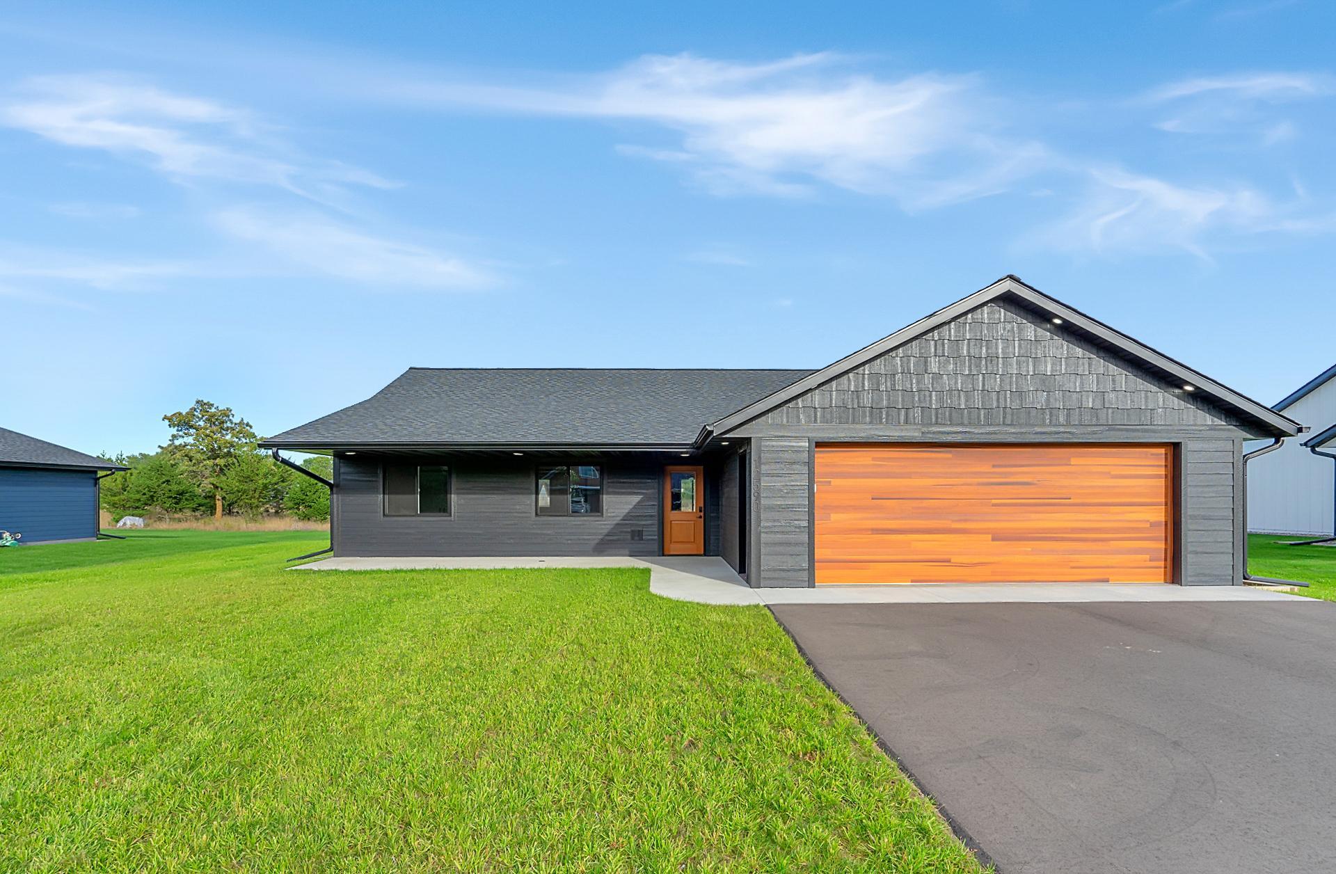 12590 2nd St, Baxter, MN 56425