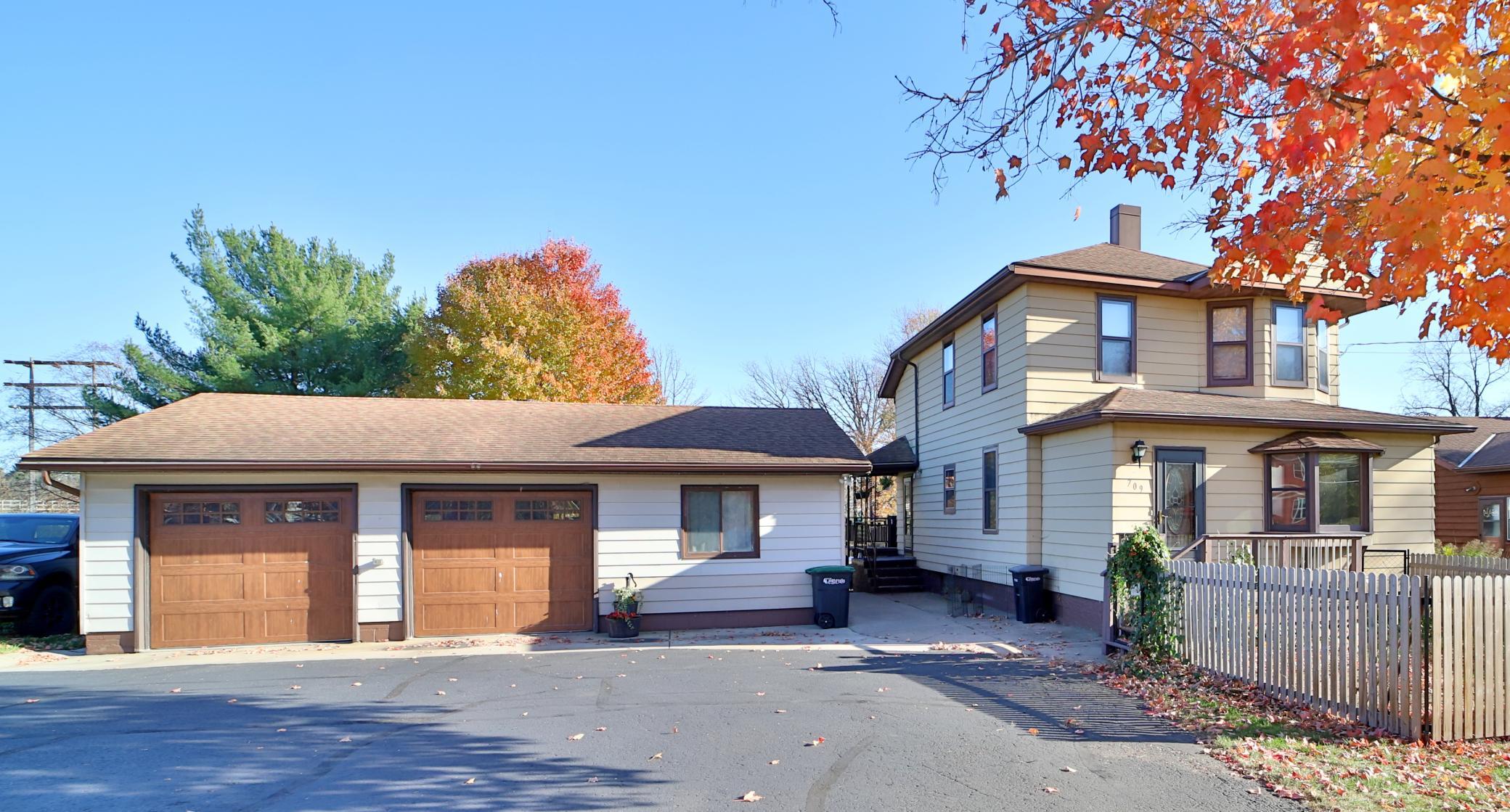 709 Lindbergh Dr, Little Falls, MN 56345