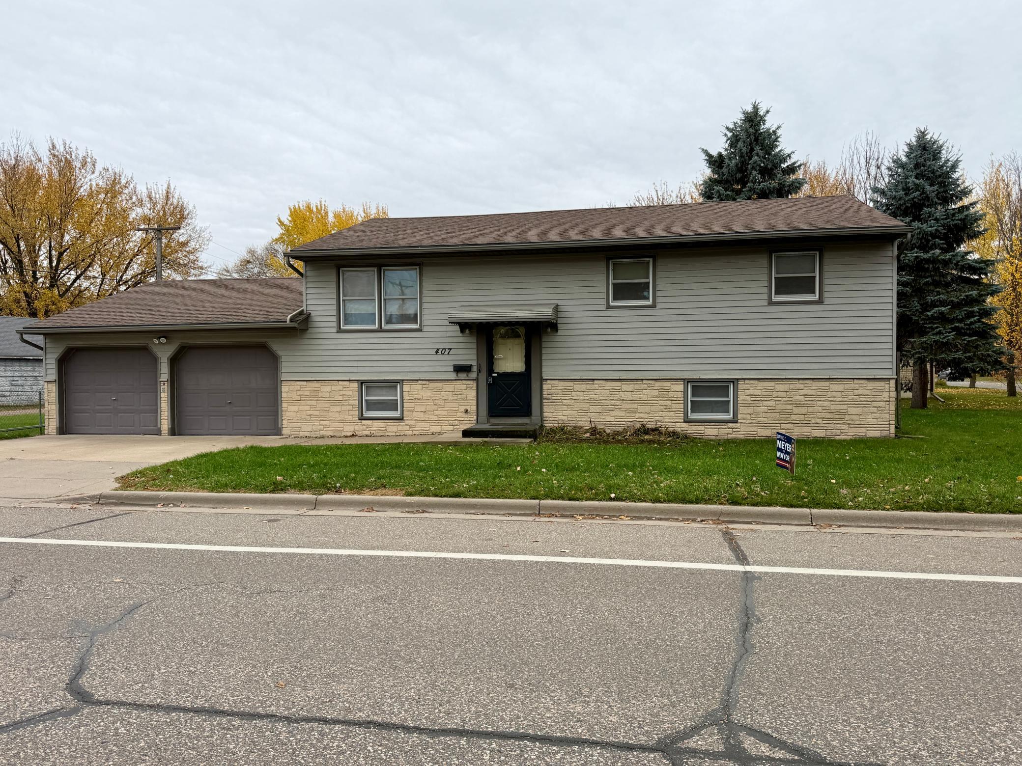 407 5th Ave, Little Falls, MN 56345