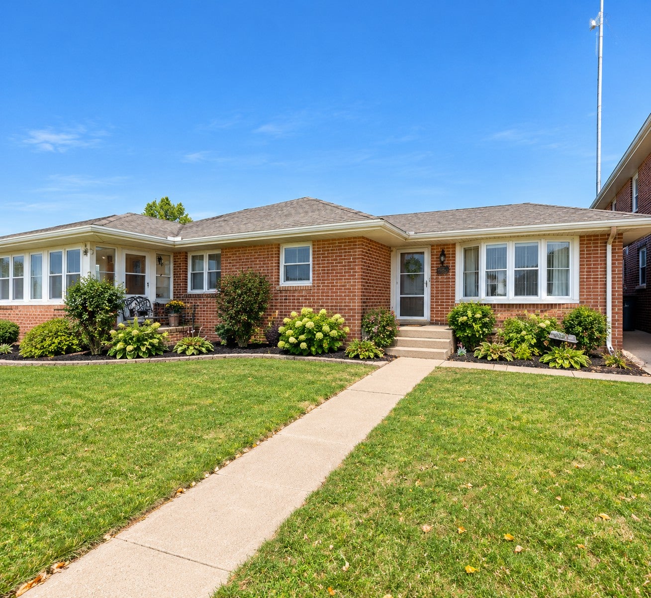 320 Broadway Ave, Little Falls, MN 56345