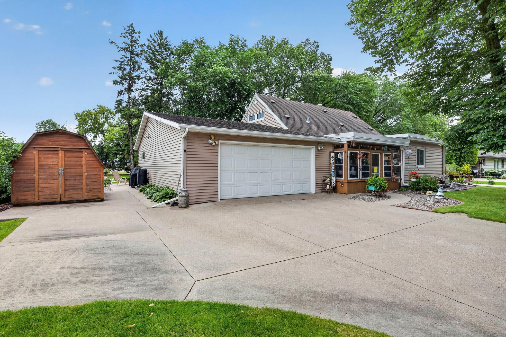 1112 Pine Tree Blvd, Little Falls, MN 56345 photo