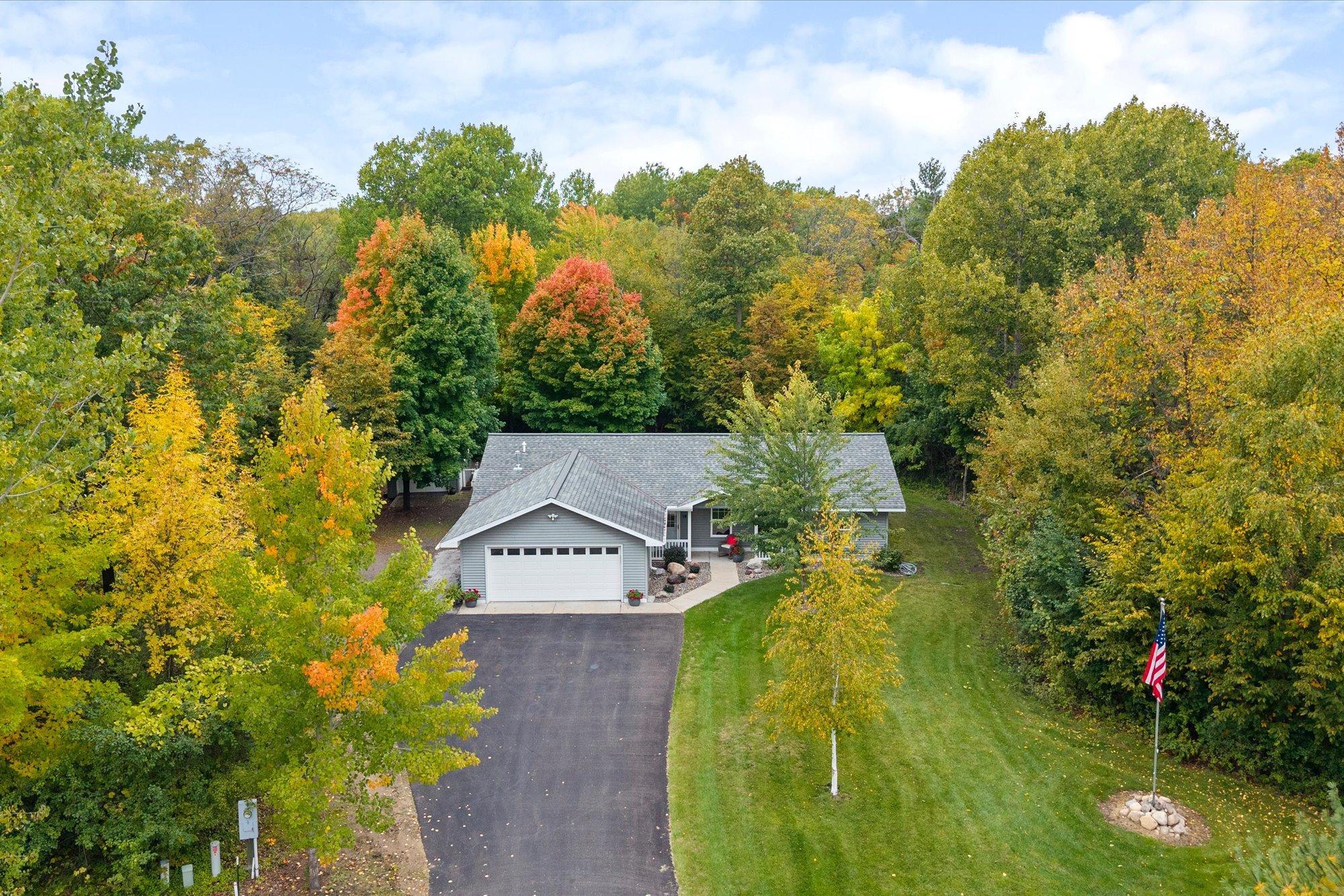 19 Deblock Dr, Crosby, MN 56441