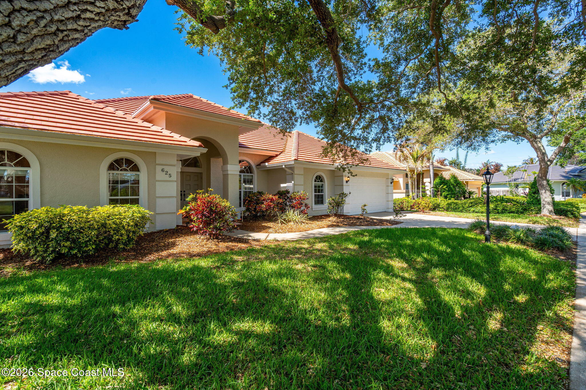 625 Newport Dr, Indialantic, FL 32903 photo