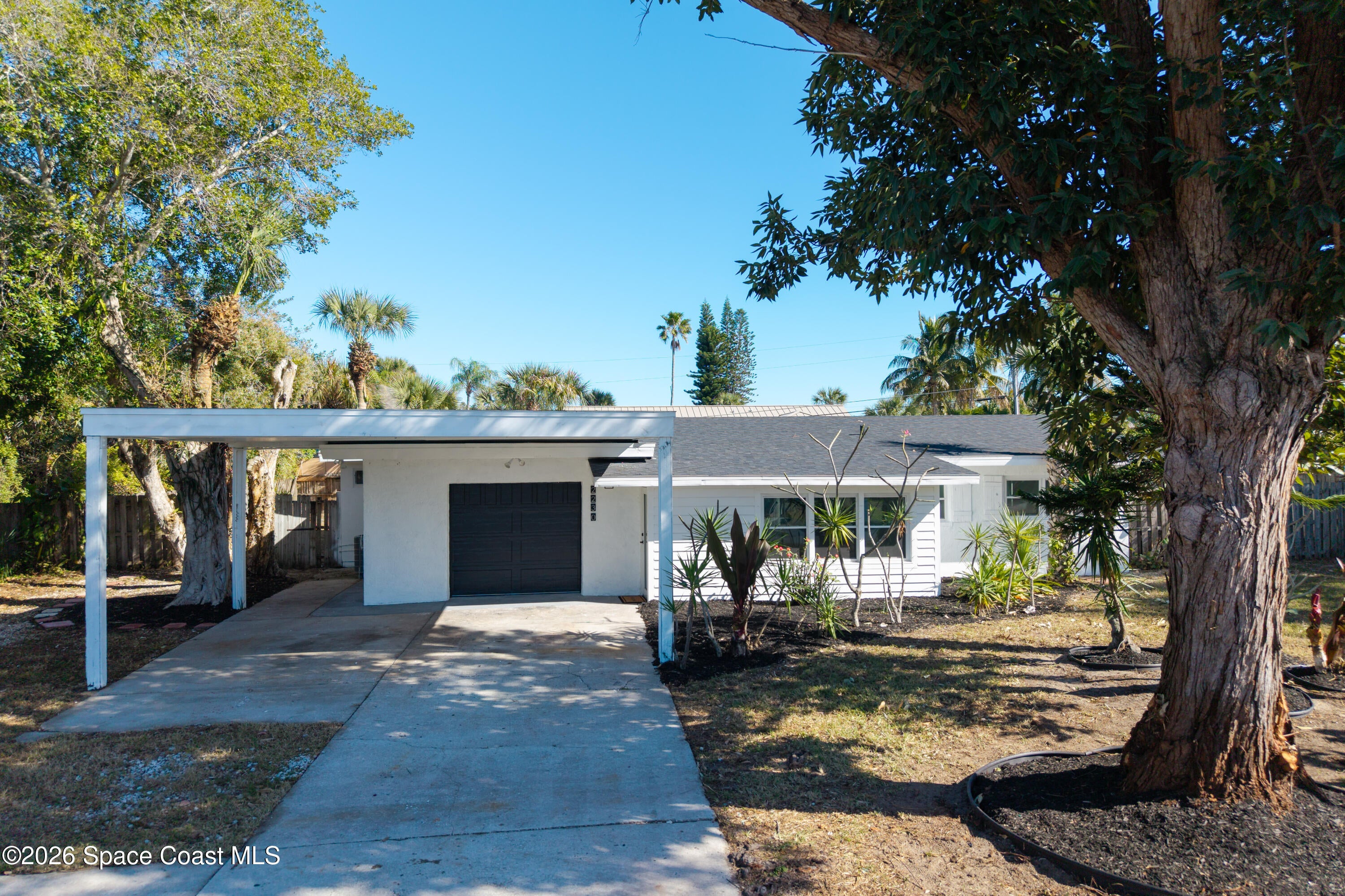 2230 Sunset Ave, Indialantic, FL 32903 photo