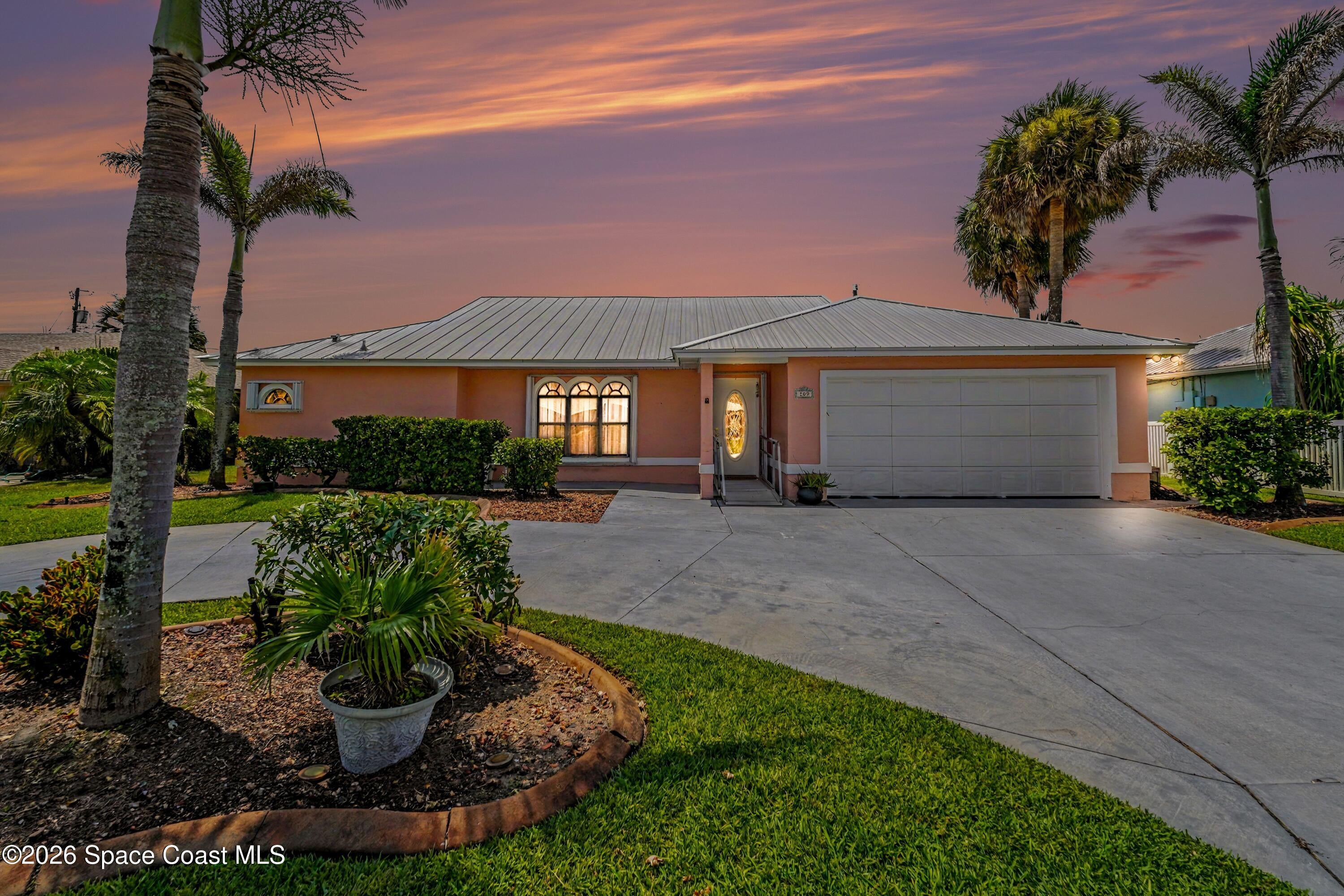 209 Chalet Ave, Indialantic, FL 32903 photo