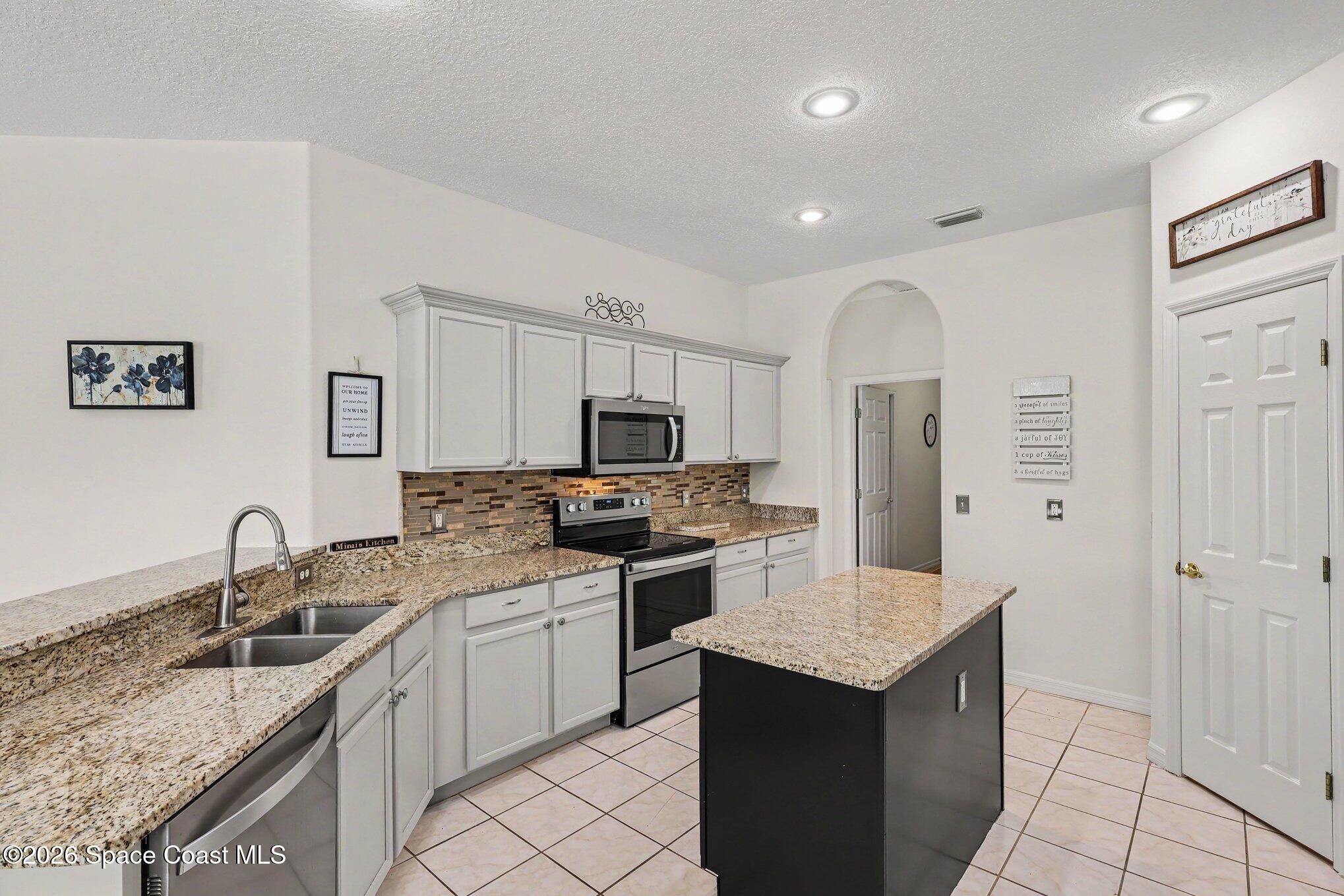423 Stonehenge Cir, Rockledge, FL 32955 photo