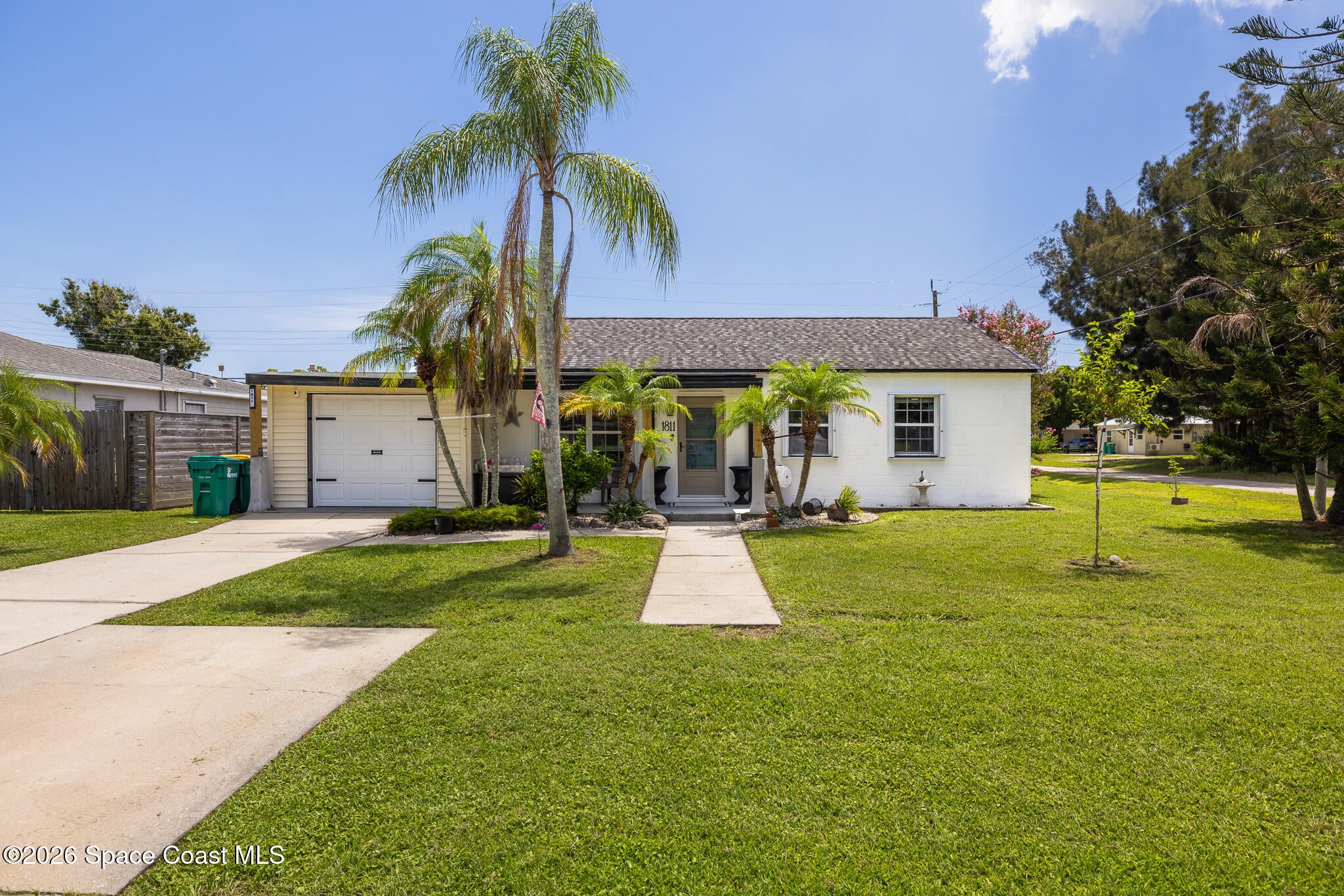 1811 S Park Ave, Melbourne, FL 32901 photo