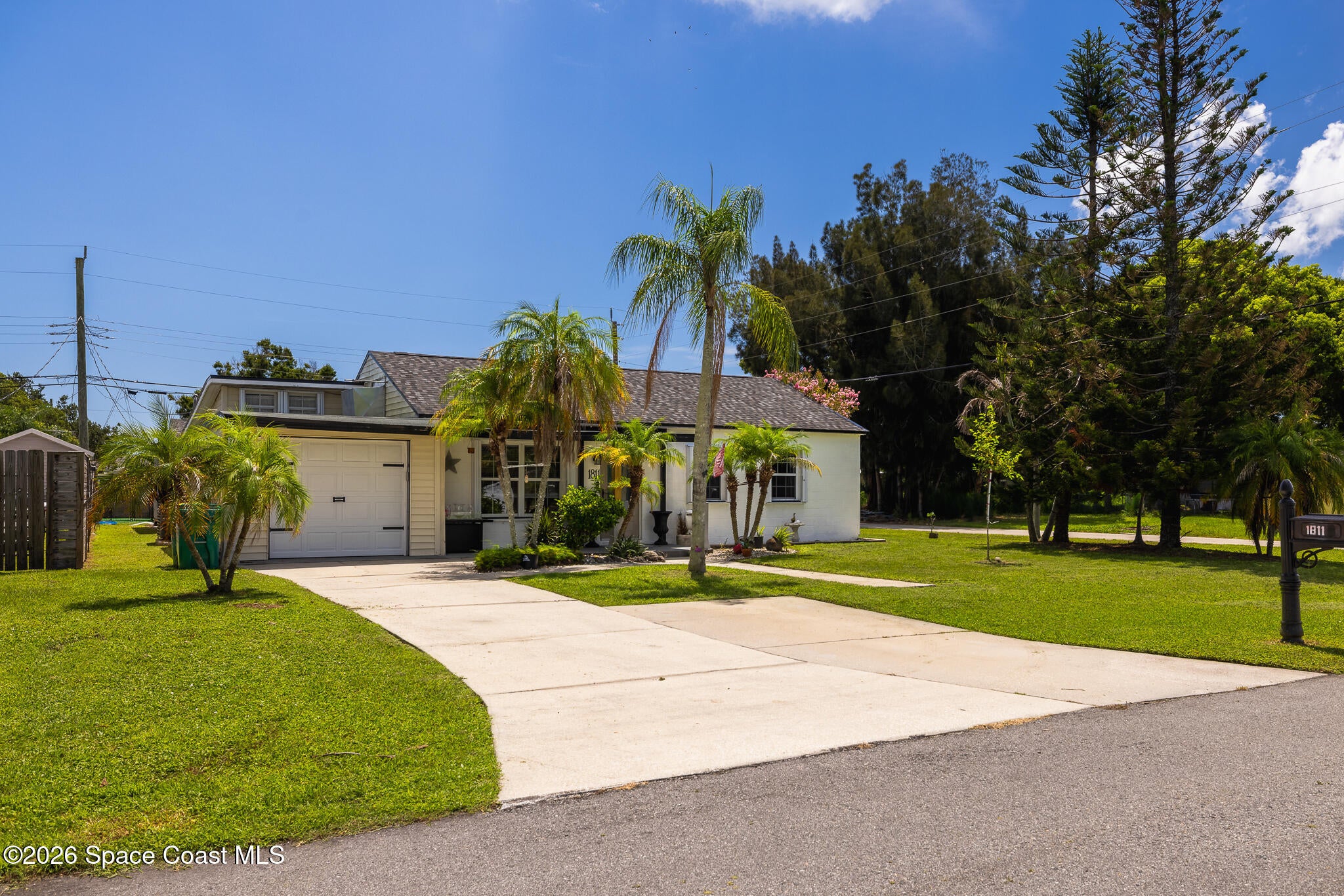 1811 S Park Ave, Melbourne, FL 32901 photo