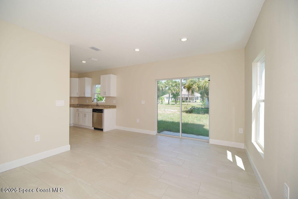 992 Mathers St, Melbourne, FL 32935 photo